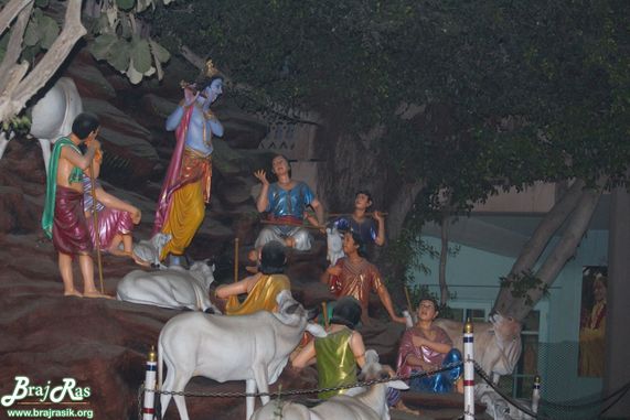 Nice darshan at evening of Shri Krishna with his cowherd friends standing on Giriraj Ji at Rangeeli Mahal - Barsana