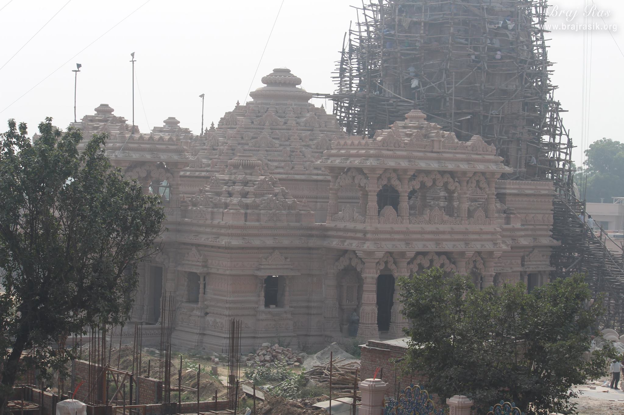 Nearby temple at Rangeeli Mahal - Barsana