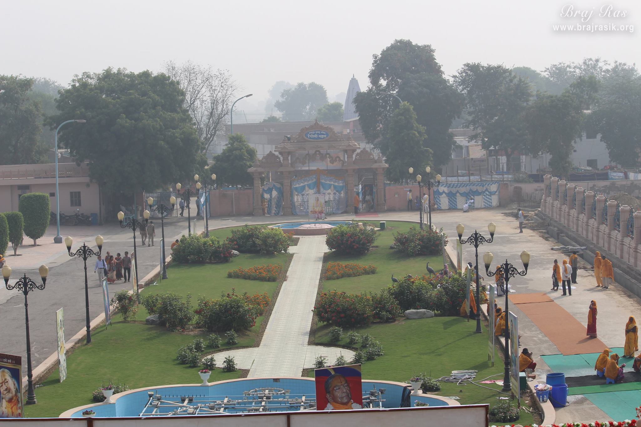 Garden view at Rangeeli Mahal - Barsana