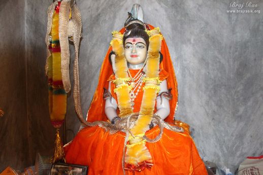 Close darshan of Lord Shiva at Aaseshwar Mahadev, Nandgaon