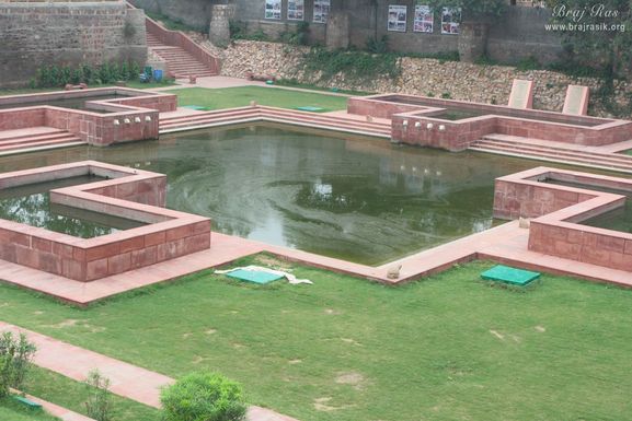 View of Rudra or Rudr Kunda (Rudana Kund) - Braj