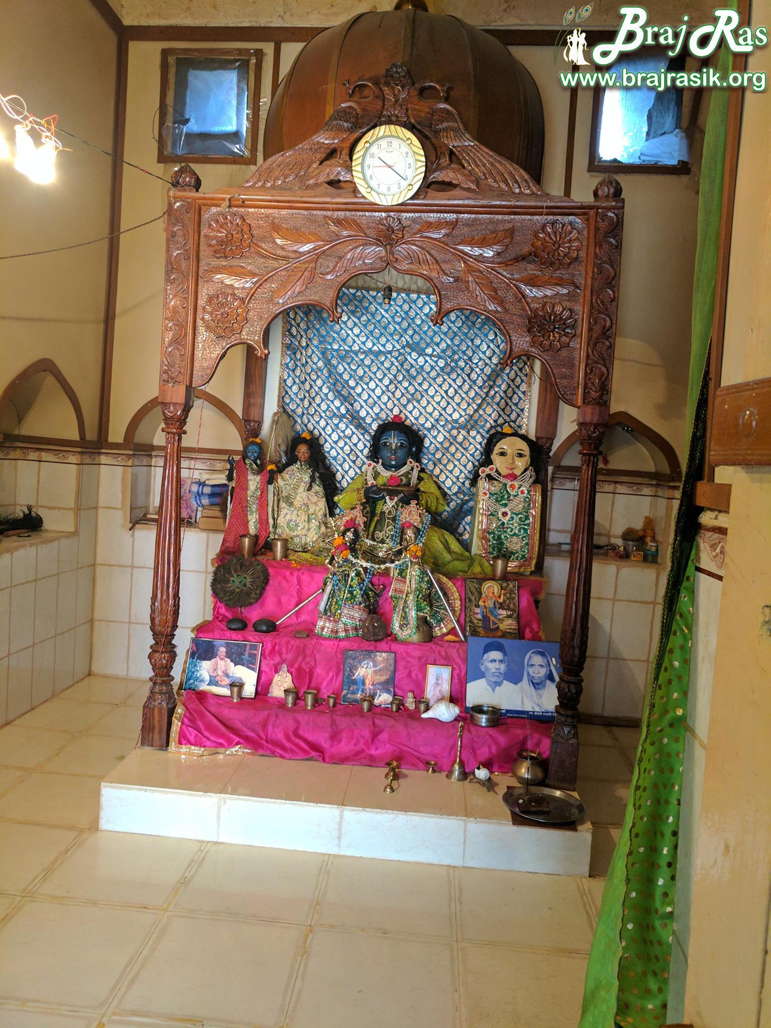 Dieties Darshan at Uddhav Temple, Kusum Sarovar