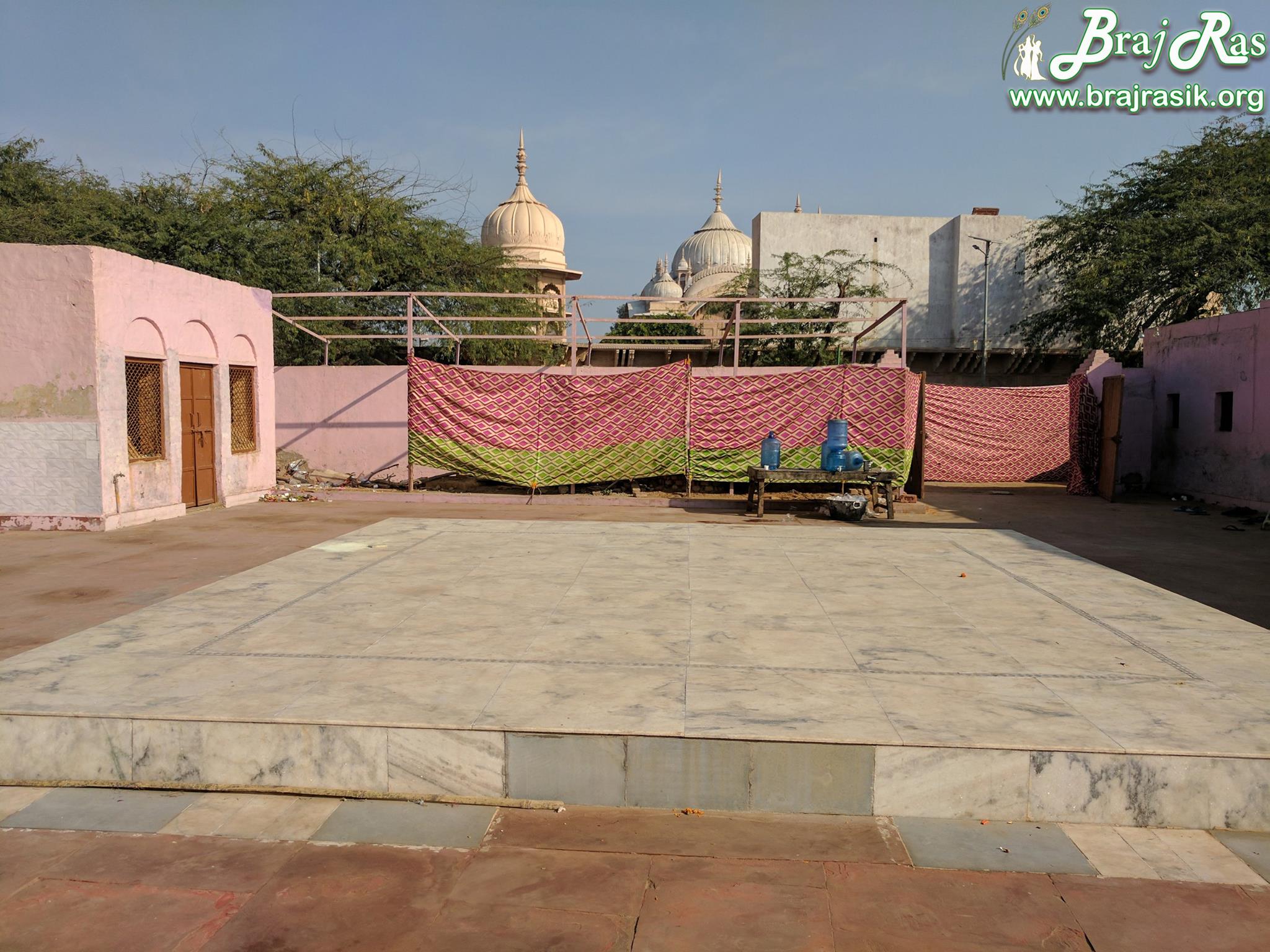 View of temple area at Uddhav Temple, Kusum Sarovar