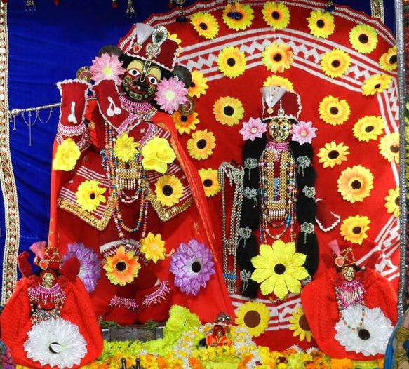 Diety Darshan of Shri Radha Shyamsundar Temple, Vrindavan