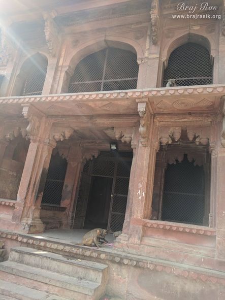 Front view of Old Radha Vallabh Temple, Vrindavan