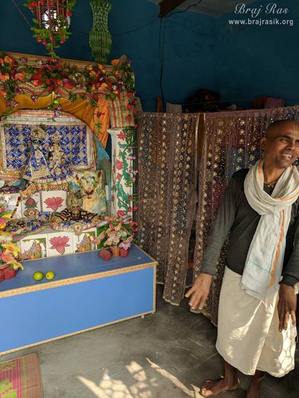 Darshan of Shri Radha Krishna at Prem Sarovar - Barsana