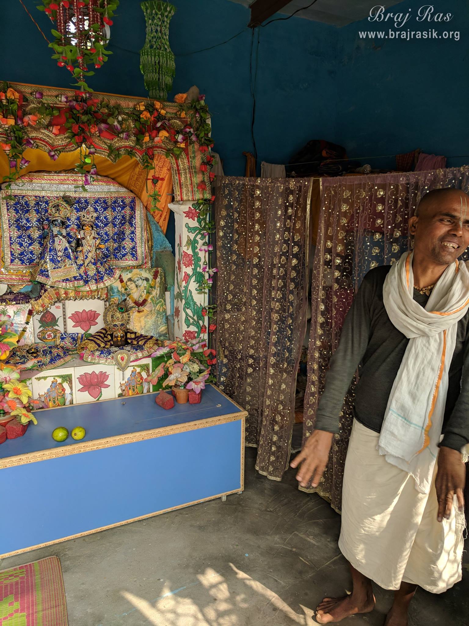 Darshan of Shri Radha Krishna at Prem Sarovar - Barsana