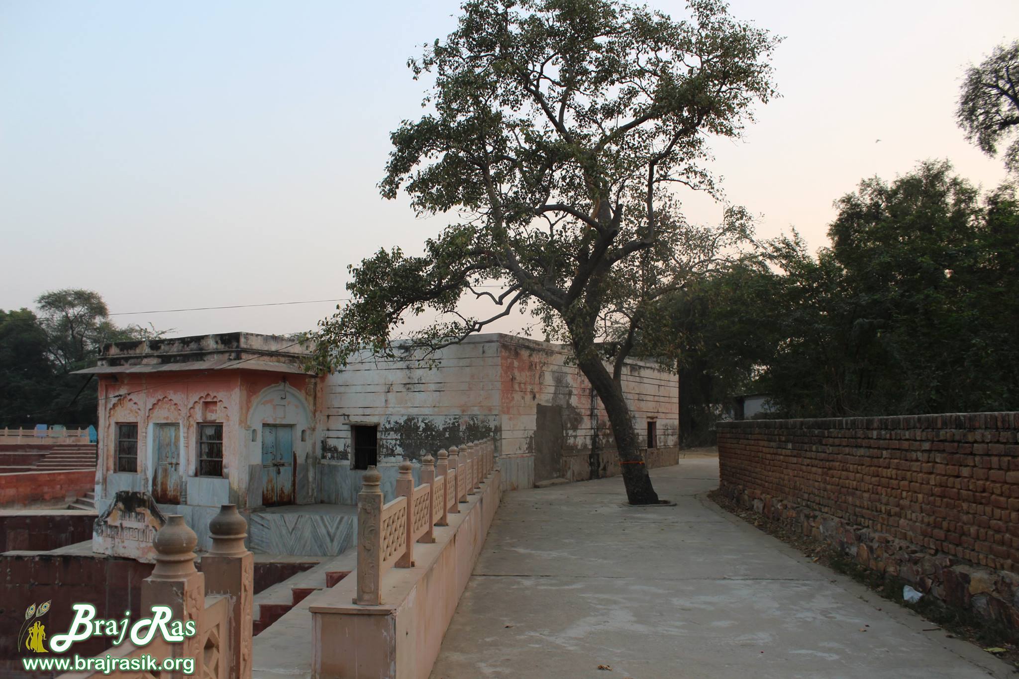 A nice view of nearby road at Prem Sarovar - Barsana