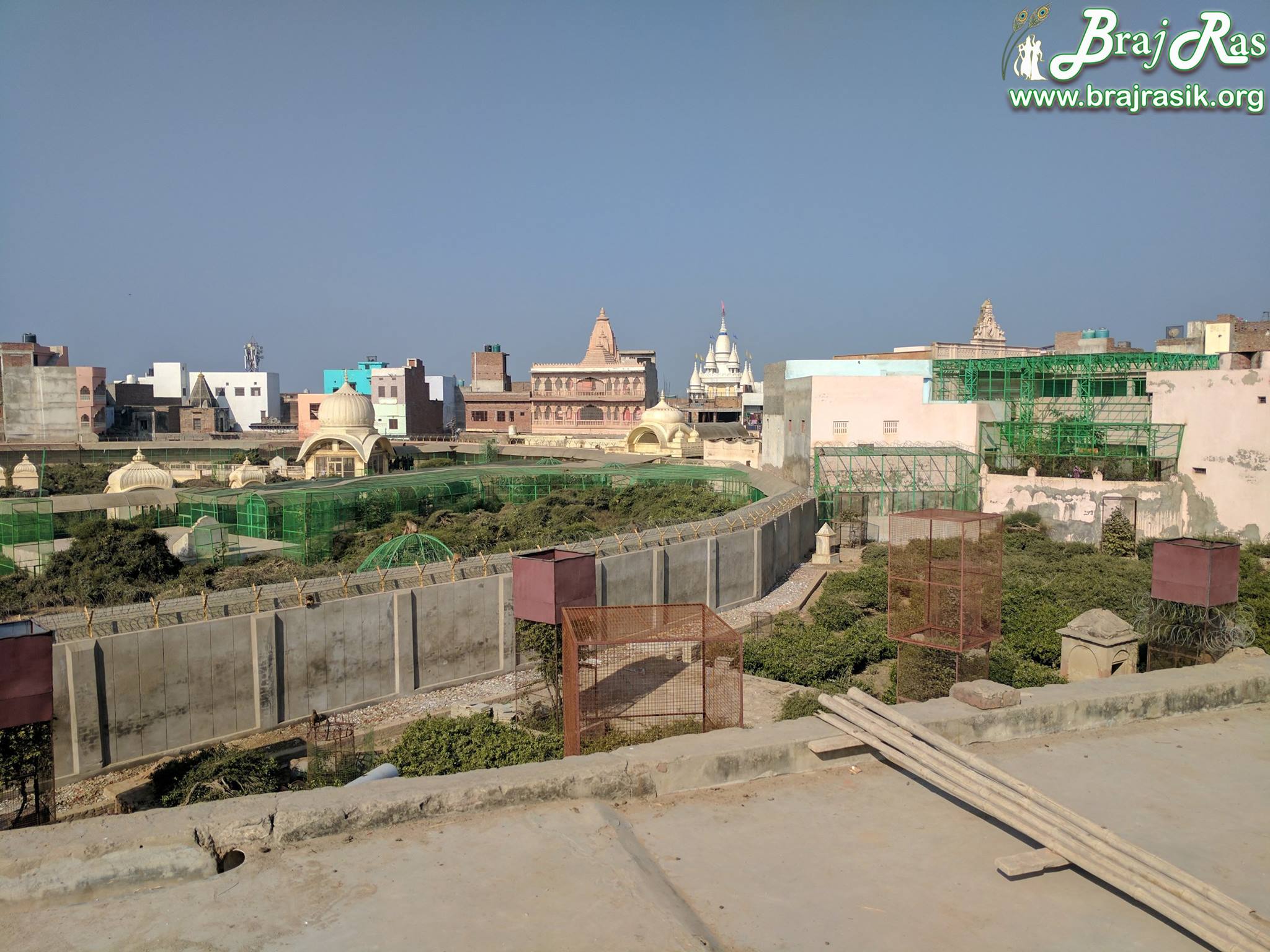 Distant view of boundary between Sewa Kunj and Kishor Van, Vrindavan