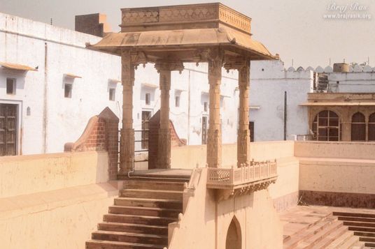 View of stairs beside a pond inside Shri Rangji Mandir, Vrindavan