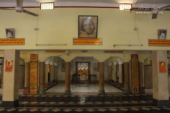 Darshan of Shri Radha Krishna Temple inside Maa Anandamayee Ashram, Vrindavan