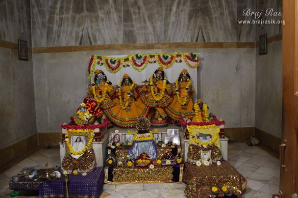 Darshan of Shri Radha Krishna inside Maa Anandamayee Ashram, Vrindavan