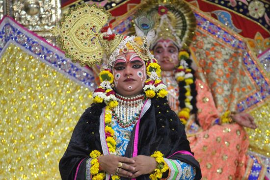 Darshan of Shri Krishna and Shri Radharani behind him at Raas Leela Moments, Vrindavan