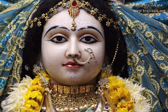 Close Darshan of Shri Radha at Imlitala, Vrindavan.