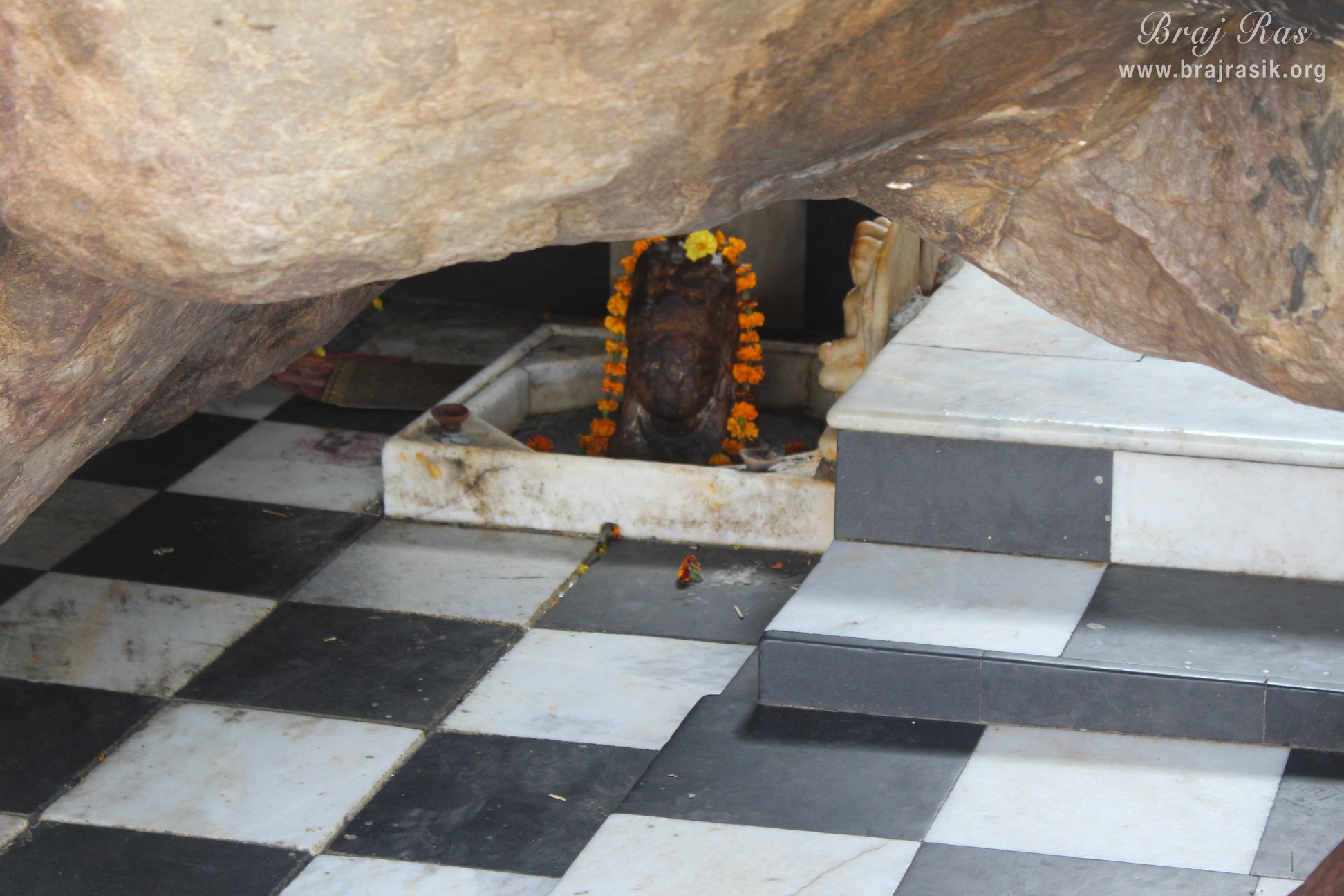 Lord Kedarnath on the hill at Shri Kedarnath, Braj.