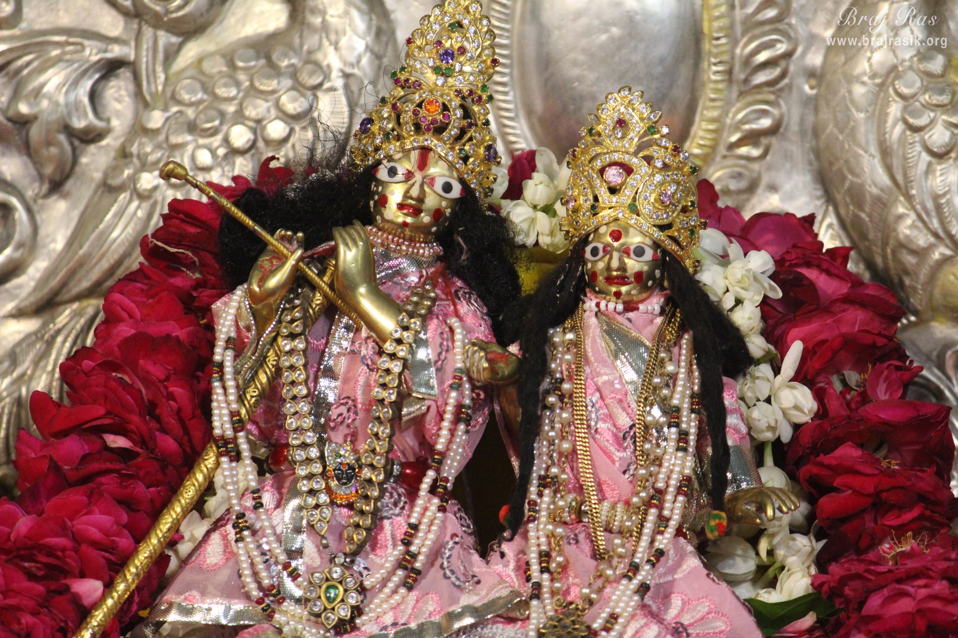 शाहजी मंदिर, वृंदावन में श्री राधा कृष्ण के निकट से सुन्दर दर्शन