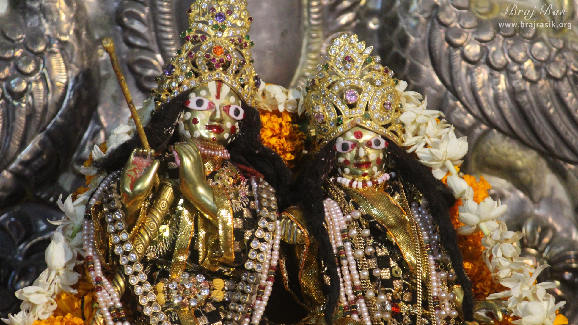 शाहजी मंदिर, वृंदावन में श्री राधा कृष्ण के निकट के मनोरम दर्शन