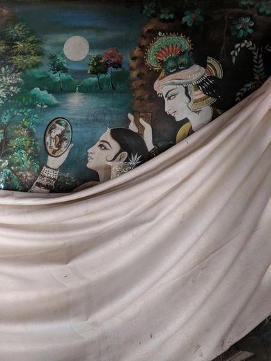 श्रृंगार वट, वृंदावन में श्री राधा कृष्ण श्रृंगार लीला का चित्र