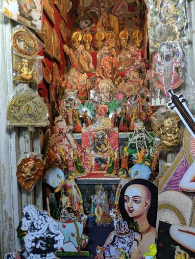 A view of a shop in Banke Bihari Gali