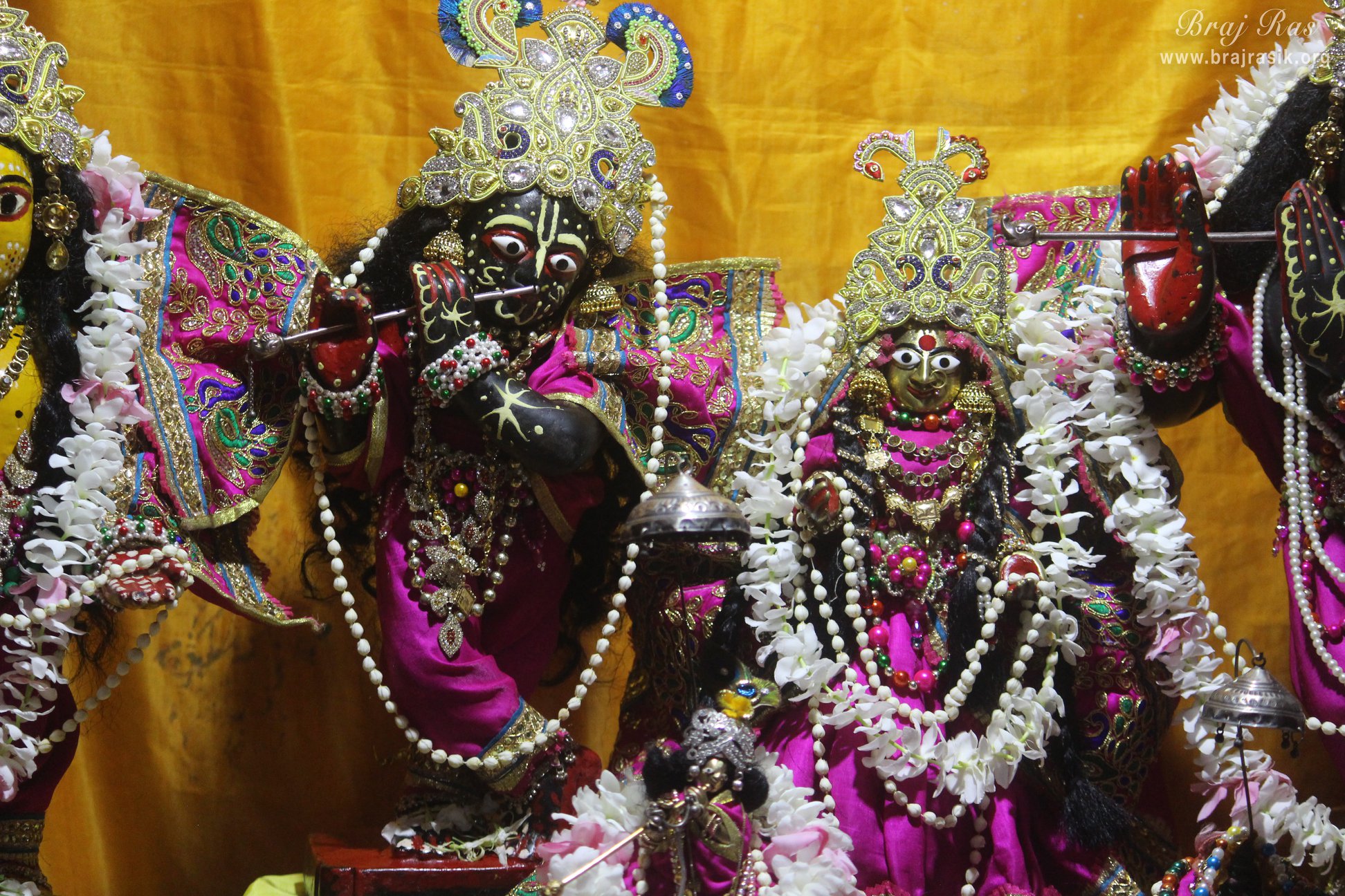 Full view darshan of Shri Radha and Krishna at Shri Radha Gokulananda Temple, Vrindavan