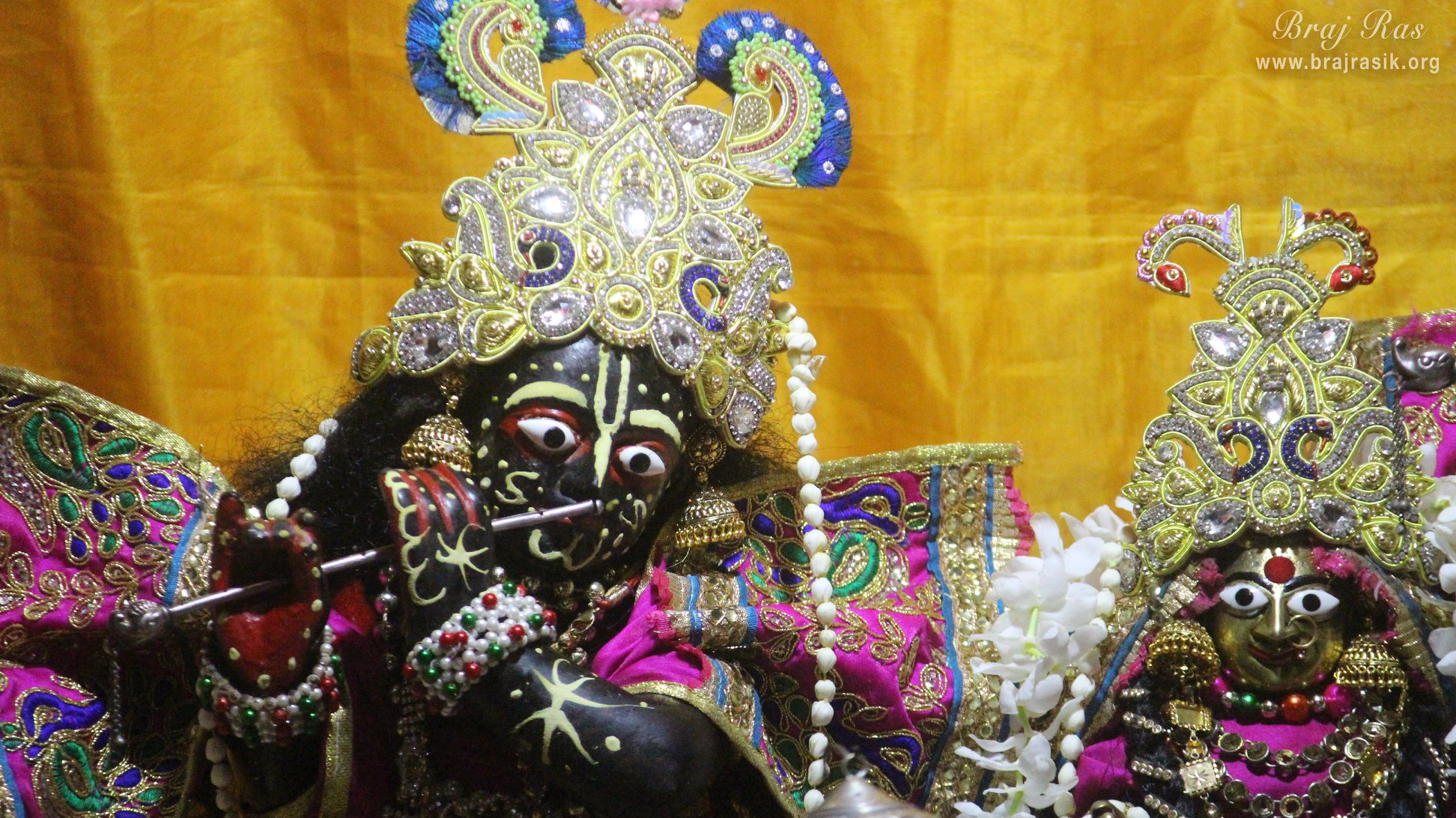 A nice close face darshan of Shri Radha Krishna at Shri Radha Gokulananda Temple, Vrindavan