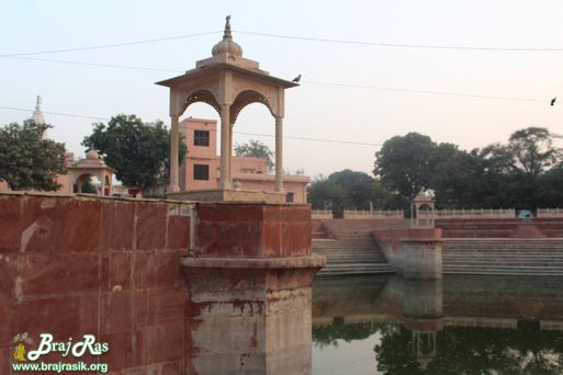 The small kuti around Prem Sarovar - Barsana
