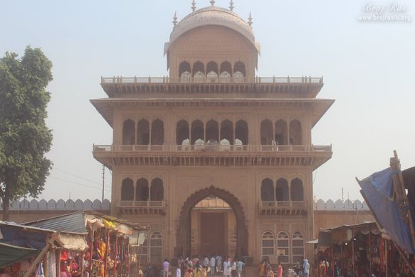 A sunny view of the entrance of the temple of Shri Rangji Mandir, Vrindavan