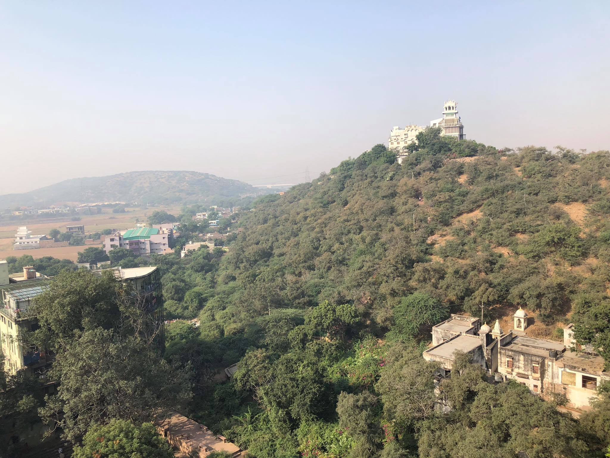 मोरकुटी, बरसाना से राधारानी मंदिर का दृश्य