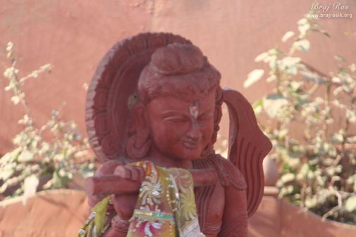 Face darshan of Shri Krishna dancing on the hood of Kaliya Serpent in Kaliya Deh or Kaliya Ghat, Vrindavan