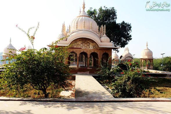 Beautiful Kuti and gardens at Kusum Sarovar