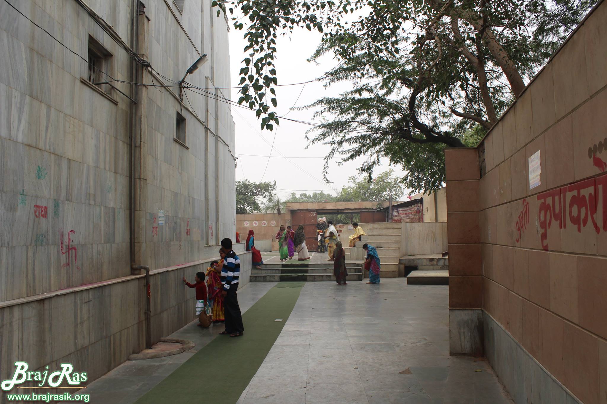 राधारानी मंदिर, बरसाना का परिक्रमा पथ