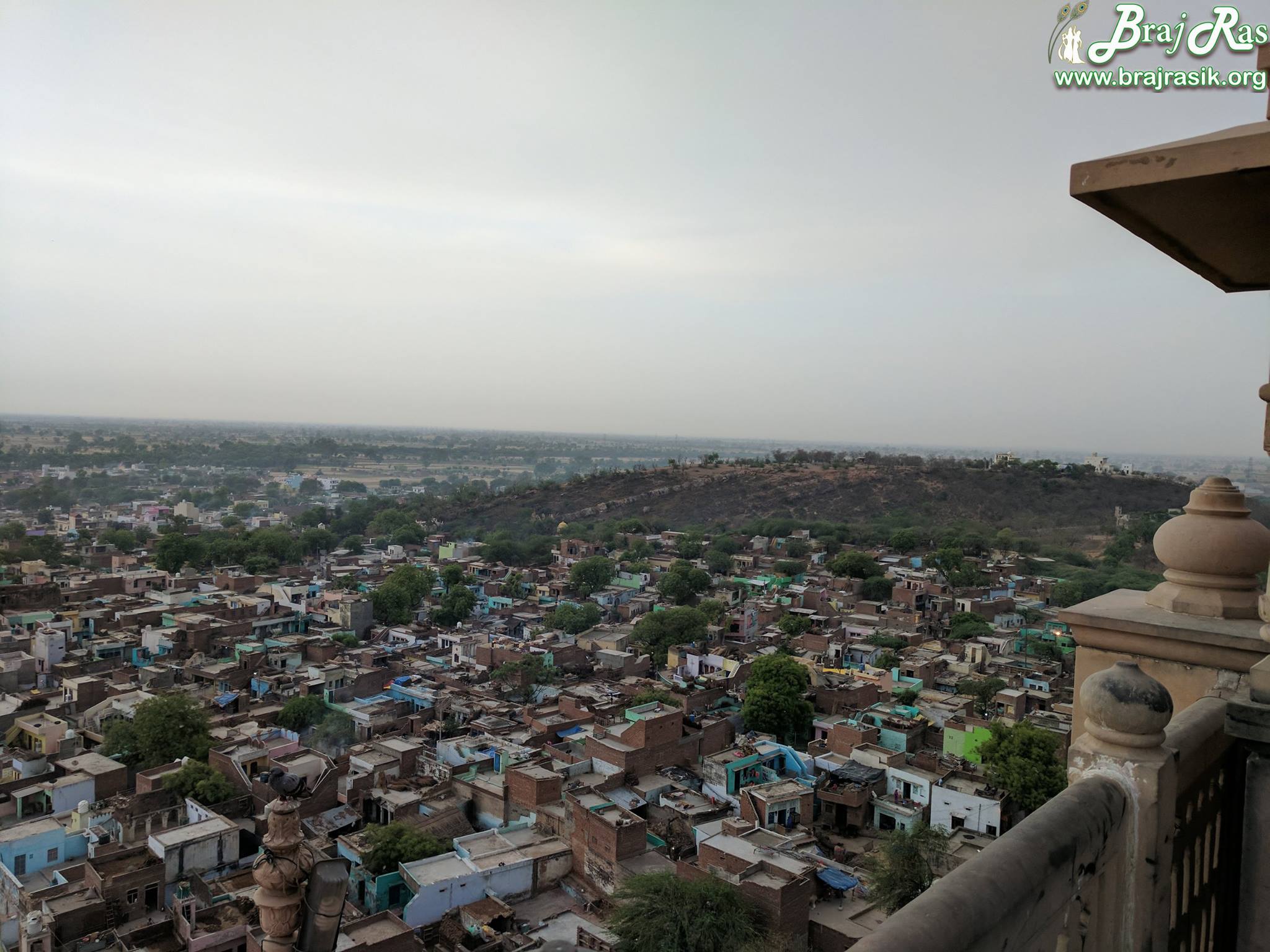 श्री राधारानी मंदिर, बरसाना से बरसाना धाम के दर्शन