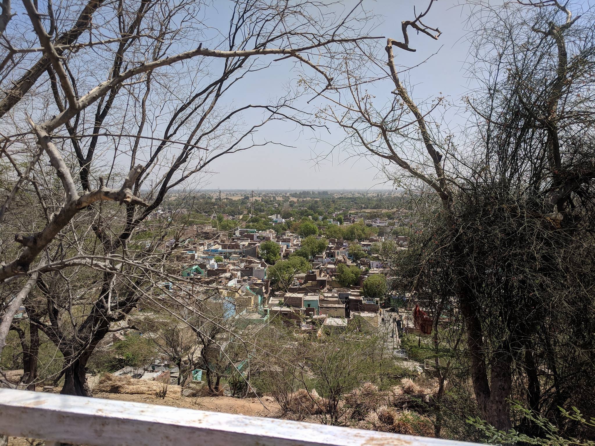 श्री राधारानी मंदिर, बरसाना से श्री बरसाना धाम का एक अनुपम दृश्य