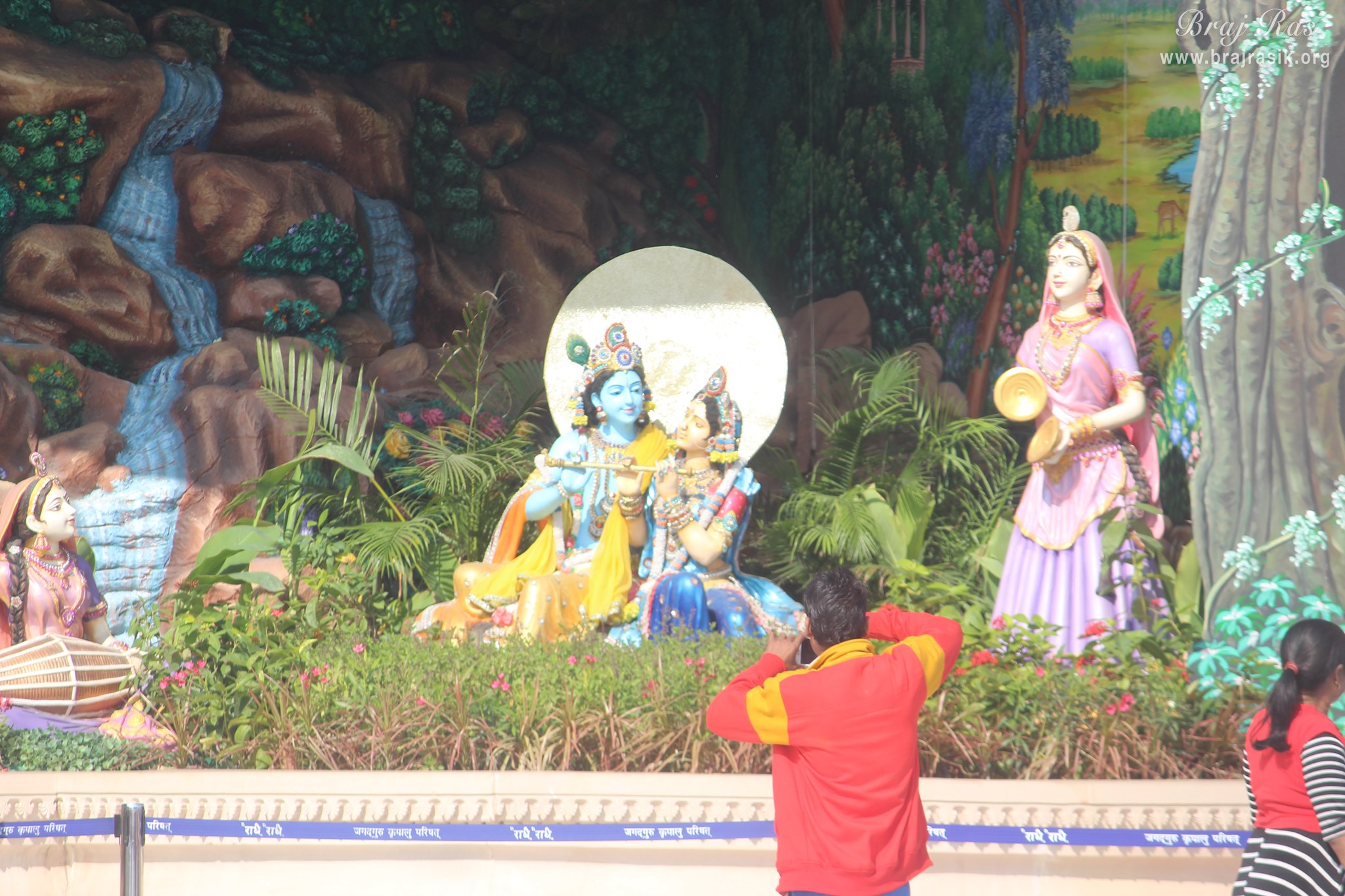 A glimpse from the front of Shri Radha Krishna venu vaadan leela at Kirti Mandir, Barsana