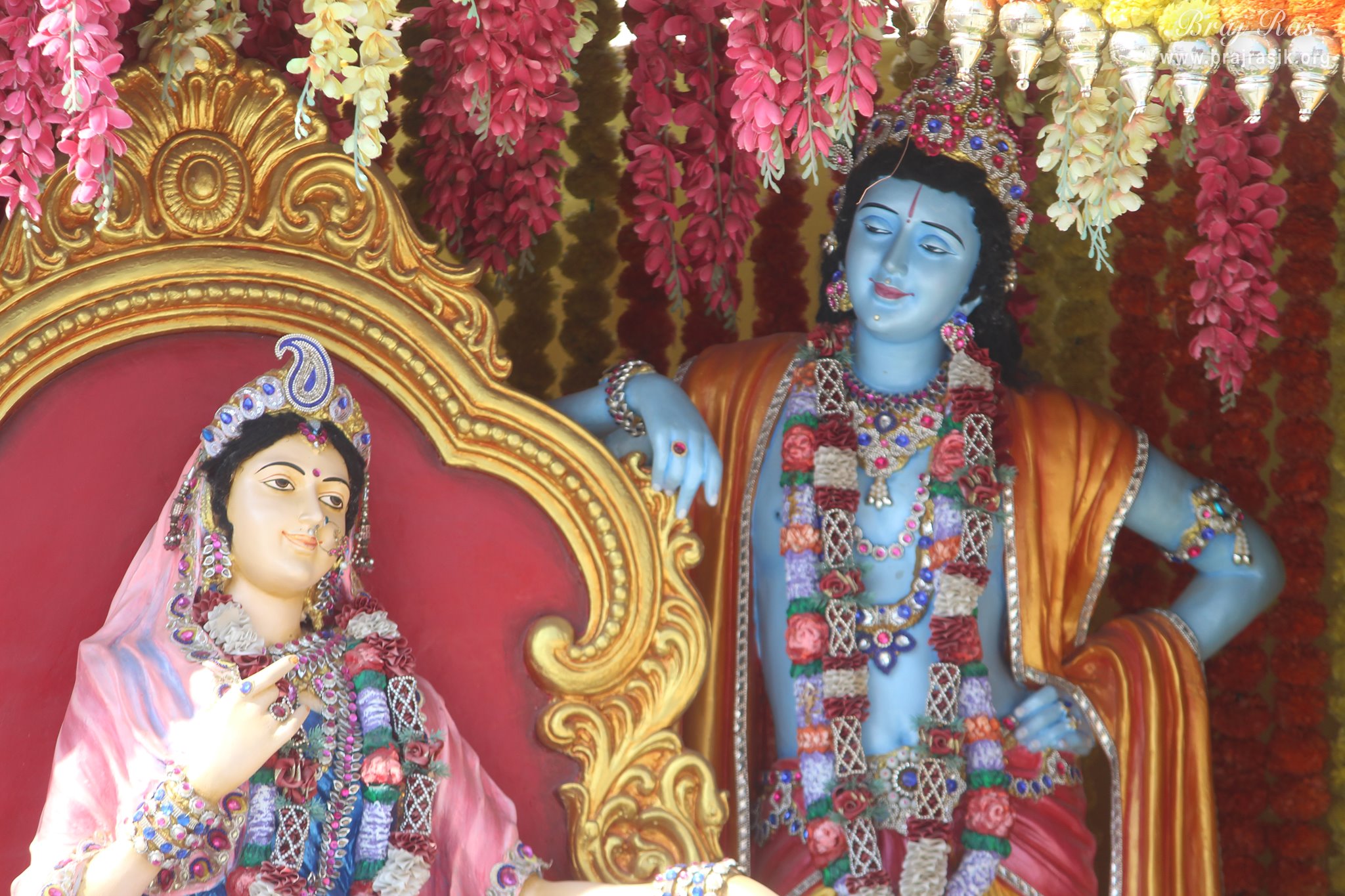कीर्ति मंदिर, बरसाना में श्री राधा कृष्ण की एक सुंदर झलक