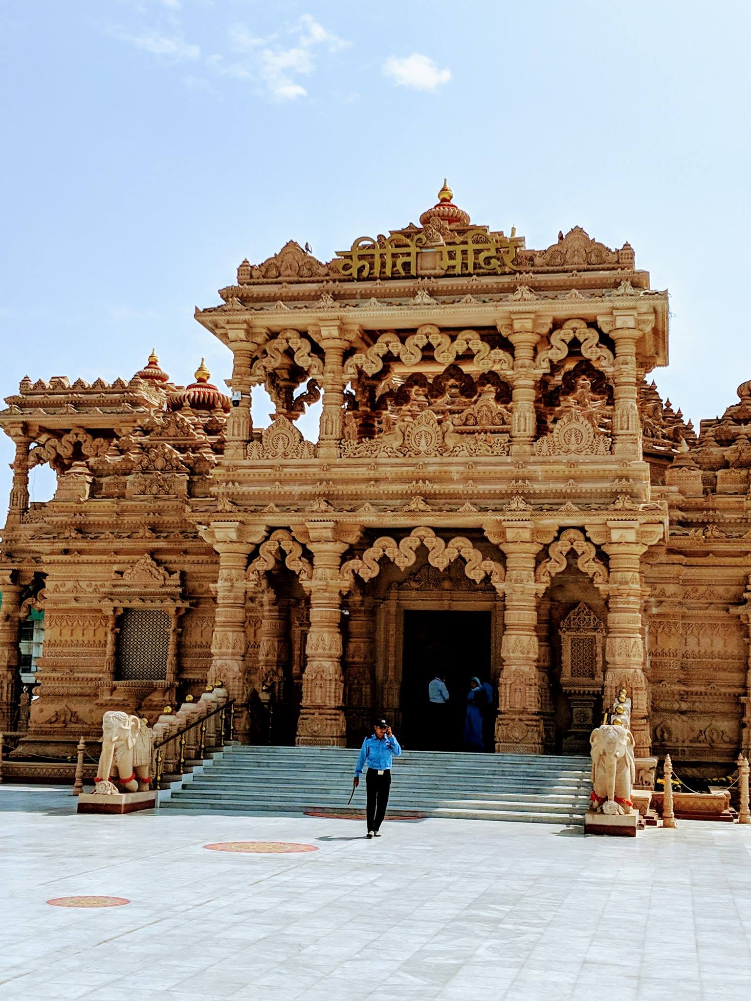 A beautiful and nice front view of Kirti Mandir, Barsana
