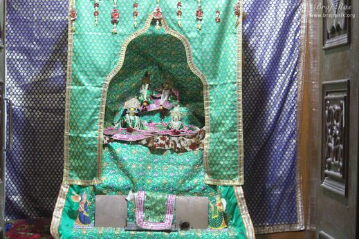 Close darshan of Shri Radha Krishna in the baby form at Shriji Ka Mandir, Vrindavan