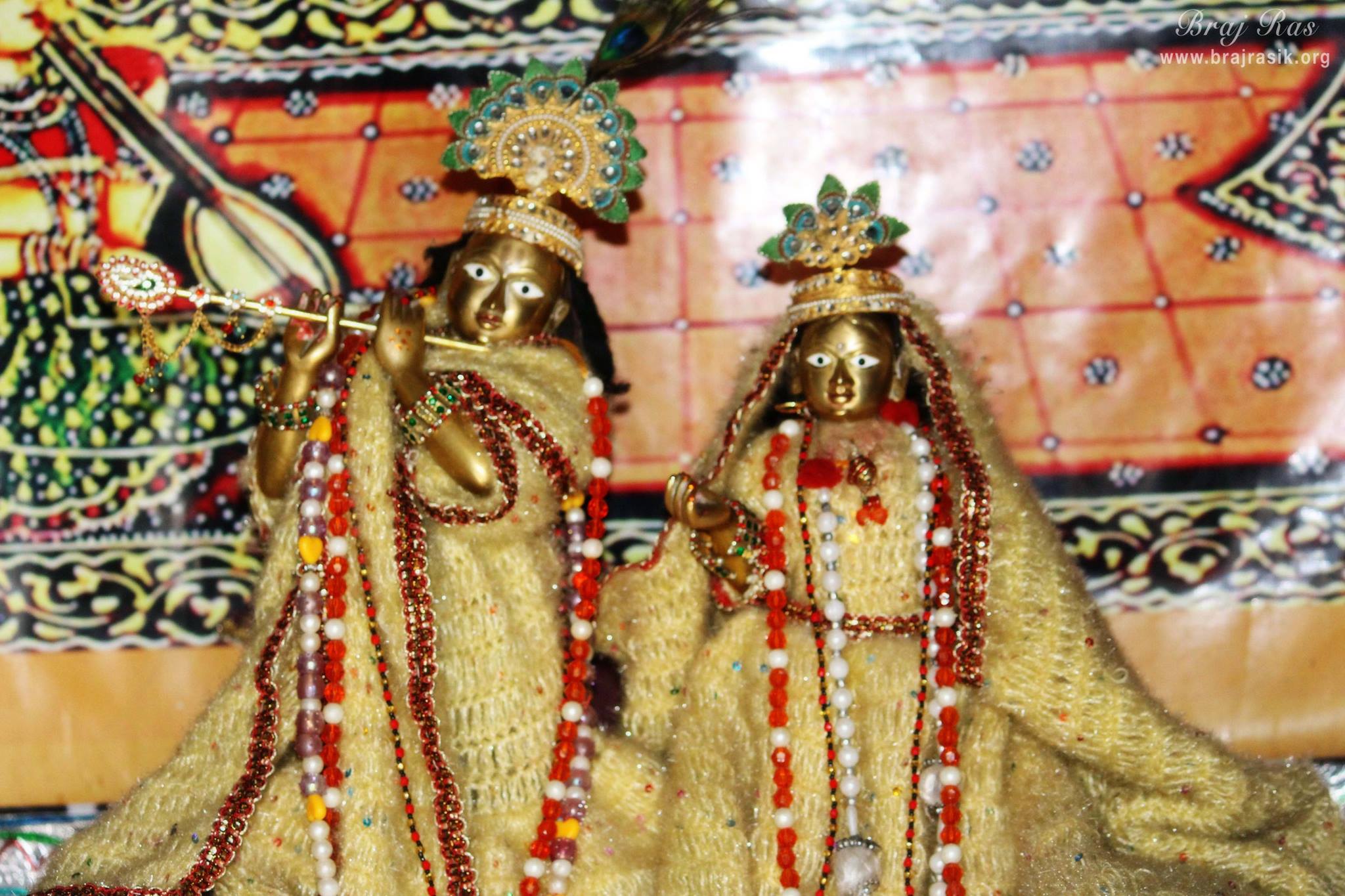 A nice darshan of Shri Radha Krishna at Deha Kunda, Braj