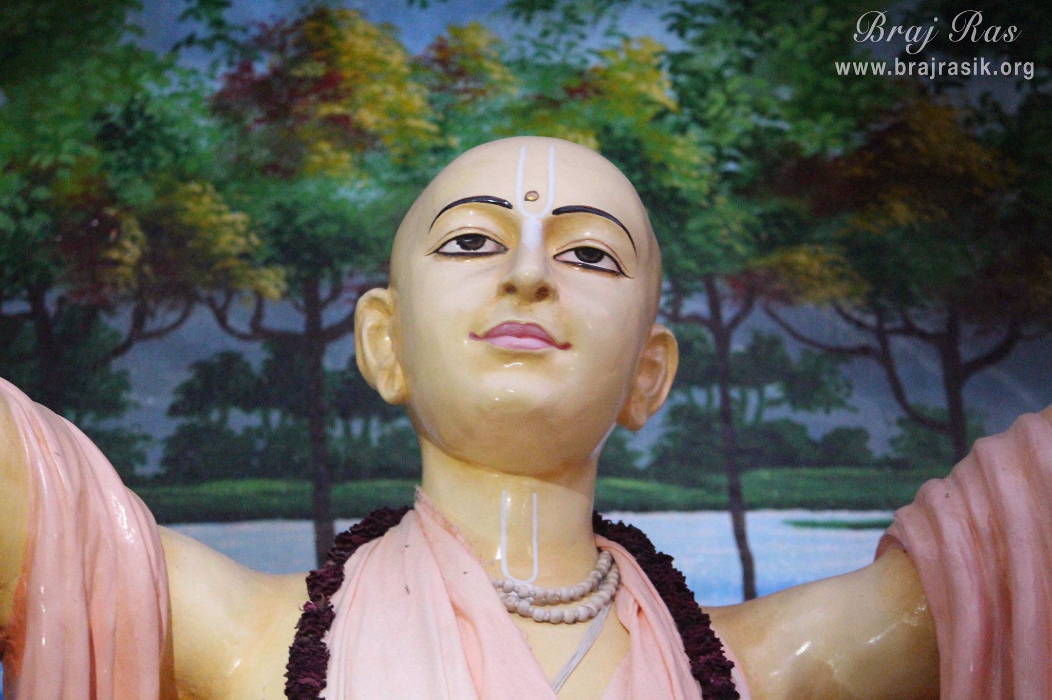 Close Darshan of Shri Chaitanya Mahaprabhu at Imlitala, Vrindavan