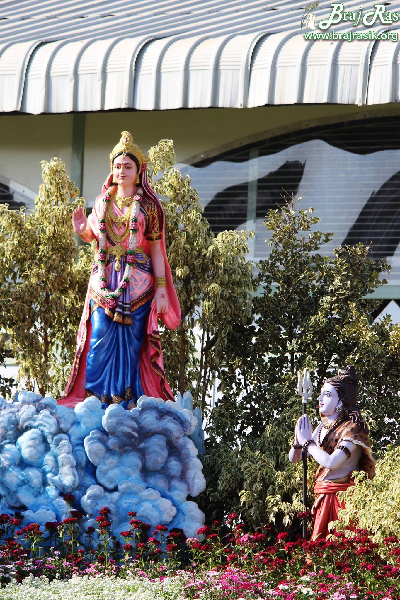 Lord Shiva worshipping and taking blessings from Shri Radha at Prem Mandir, Vrindavan