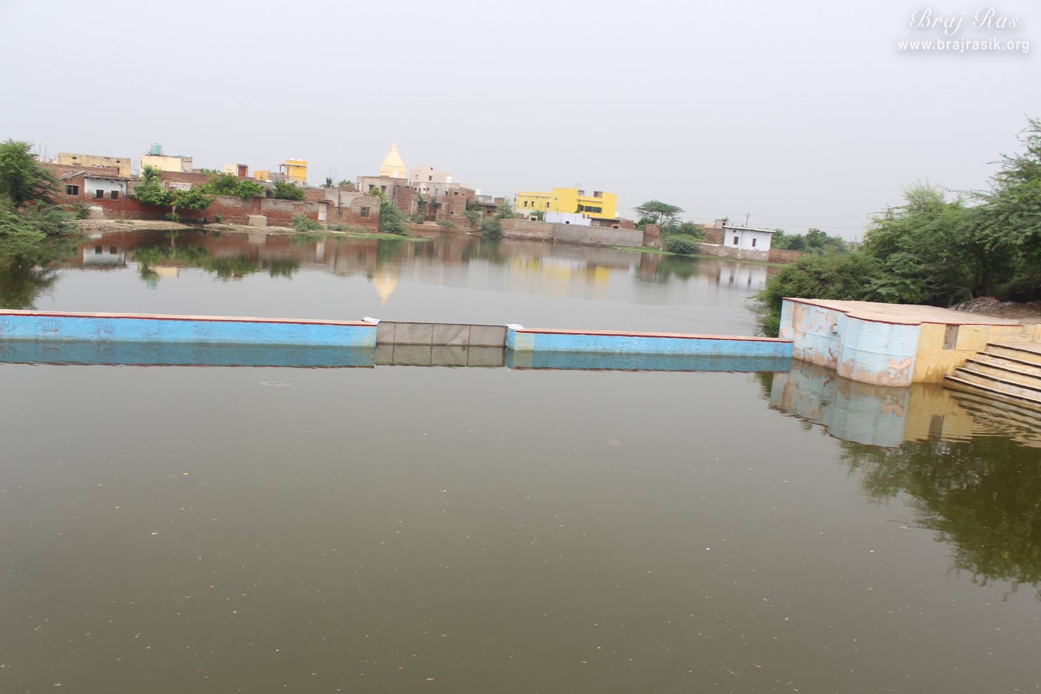 A view of Shri Lalita Kund Goverdhan.