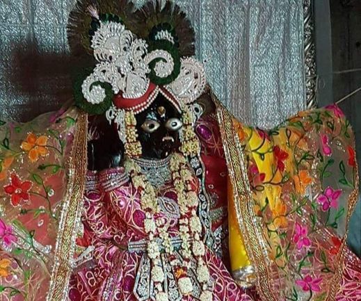 Zoom in Darshan of Shri Banke Bihari Ji, Vrindavan