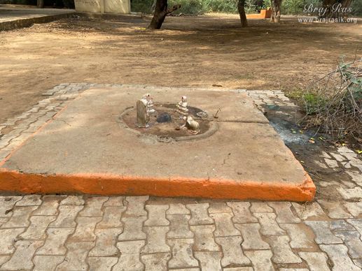 A shiva linga at Kadambkhandi.