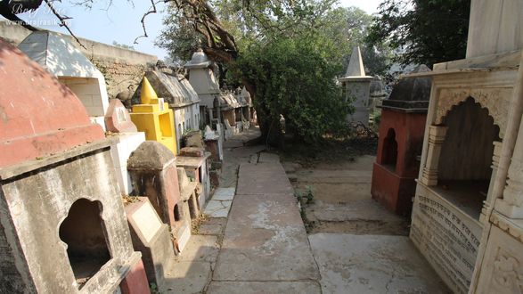 Left view of parikrama marg at 64 Samadhis - Shri Chaushatt Mahant Samadhi Mandir Pastimes - Vrindavan
