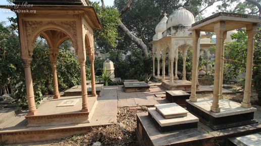 View of samadhi's in the center of 64 Samadhis - Shri Chaushatt Mahant Samadhi Mandir Pastimes - Vrindavan