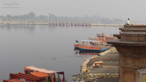 A temporary road bridge on Yamuna Ji from Keshi Ghat, Vrindavan