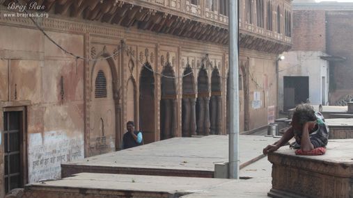 Another nice view of sandstone mansions at Keshi Ghat, Vrindavan