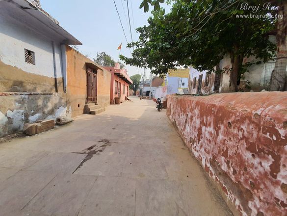 Street view near by Vimala Kund, Kamyavana.