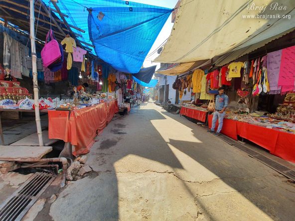 Parikrama Marg and Kunj lane at Barsana where Old Vrishbhanu temple exists.