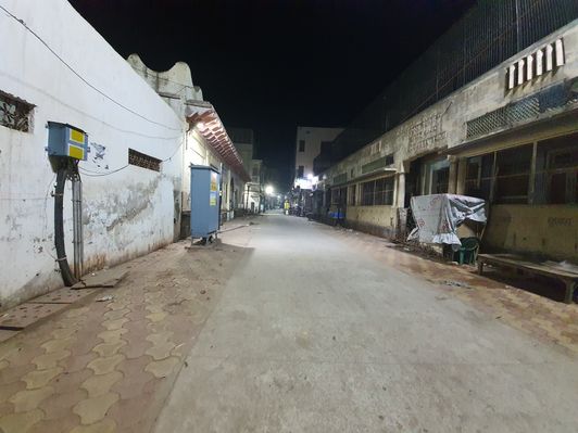 Goodnight near Shri Banke Bihari Temple, Vrindavan. 